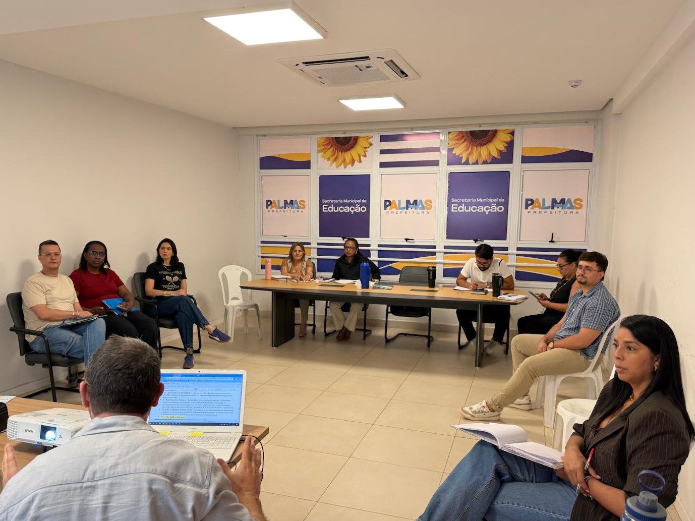 Semed Palmas reúne equipe técnica para fortalecer política de Recomposição da Aprendizagem