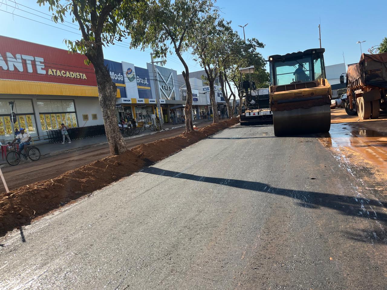 Mais um trecho da Avenida Tocantins recebe pavimentação asfáltica para ampliar fluxo de veículos