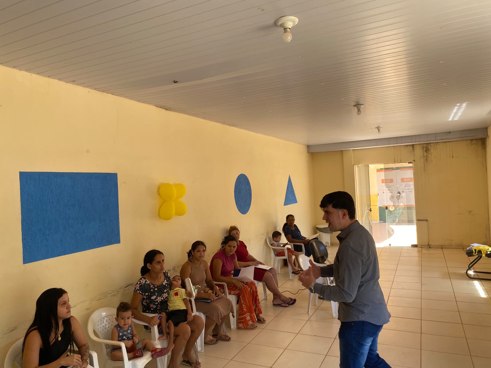 Desenvolvimento Social de Palmas leva orientações sobre o mundo do trabalho ao Cras Xerente no Jardim Taquari