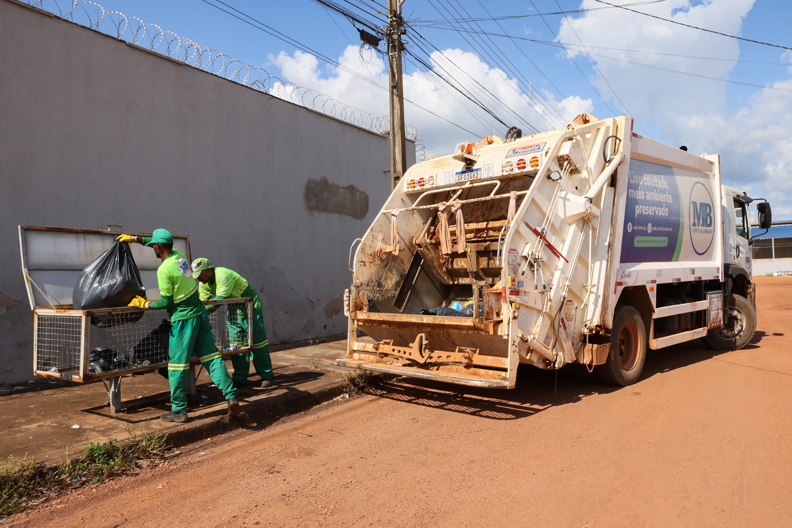 Serviço de coleta de lixo urbano será mantido nos feriados de 9 e 12 de outubro na Capital