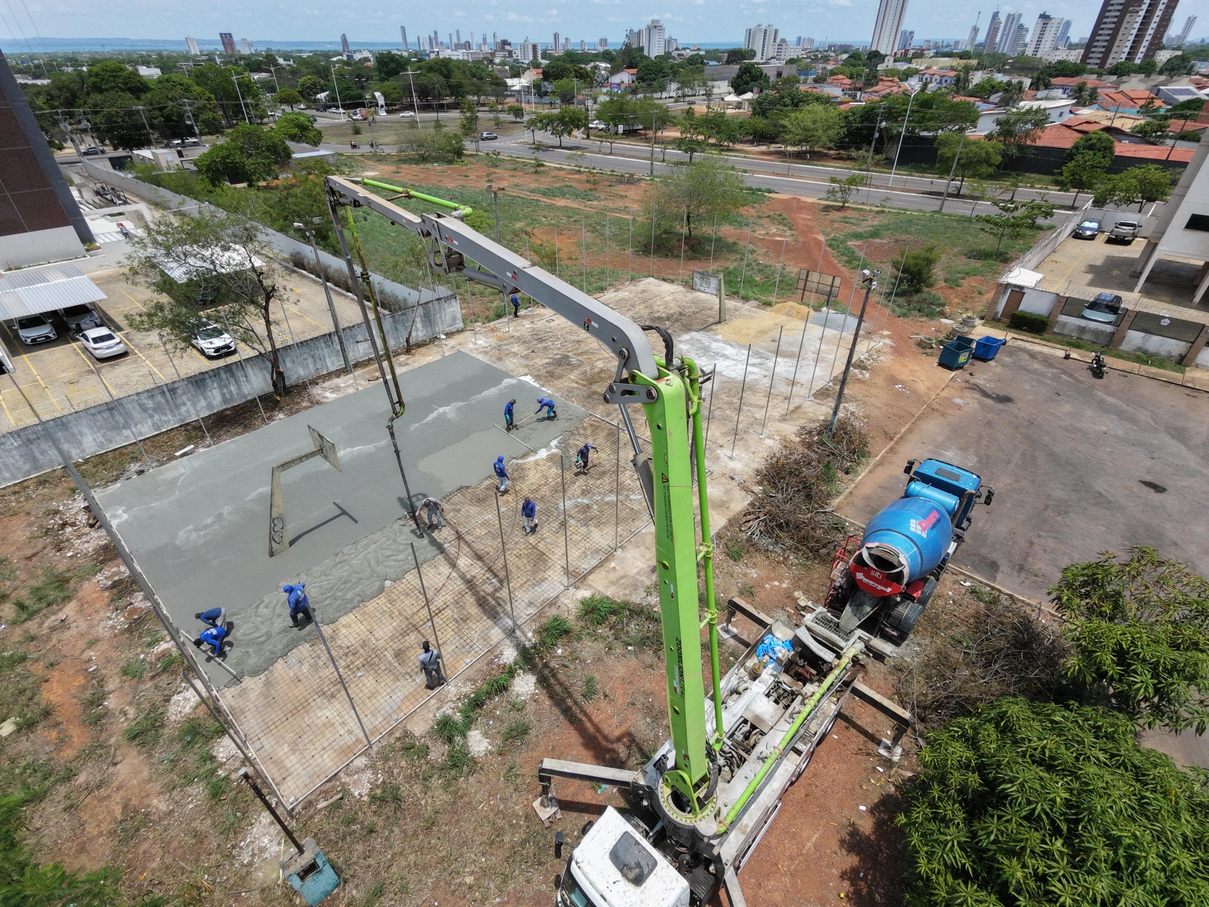 Prefeitura de Palmas reforma quadra poliesportiva da Arse 72 com instalação de novo piso