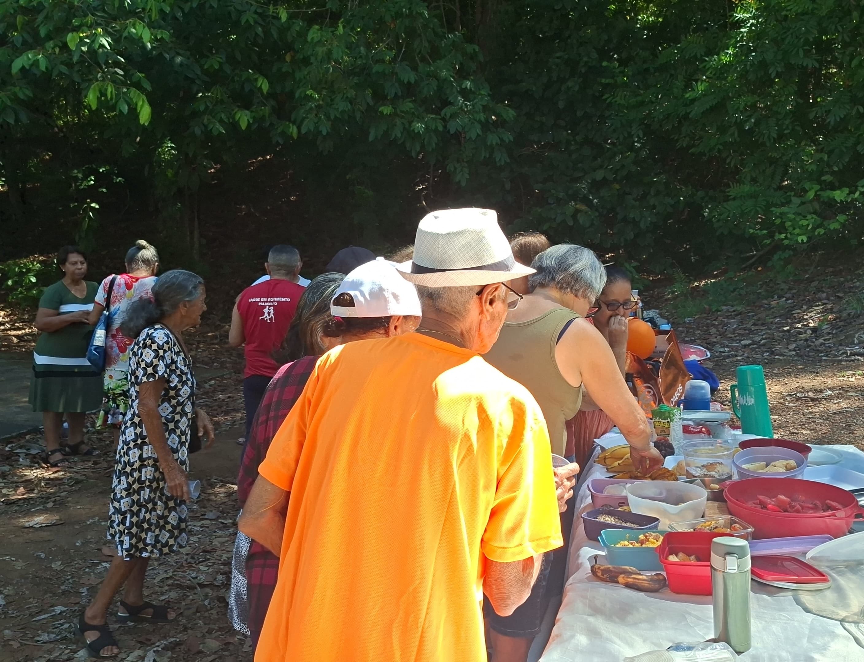 Piquenique no Parque Cesamar fortalece vínculos entre pessoas idosas do Cras Krahô