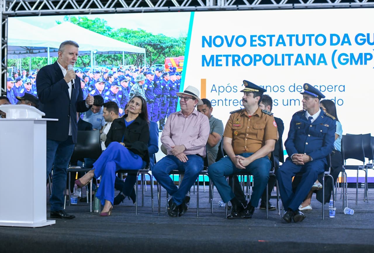 Responsável pela criação da Guarda Metropolitana há mais de 30 anos, prefeito Eduardo Siqueira Campos sanciona lei histórica de valorização da categoria