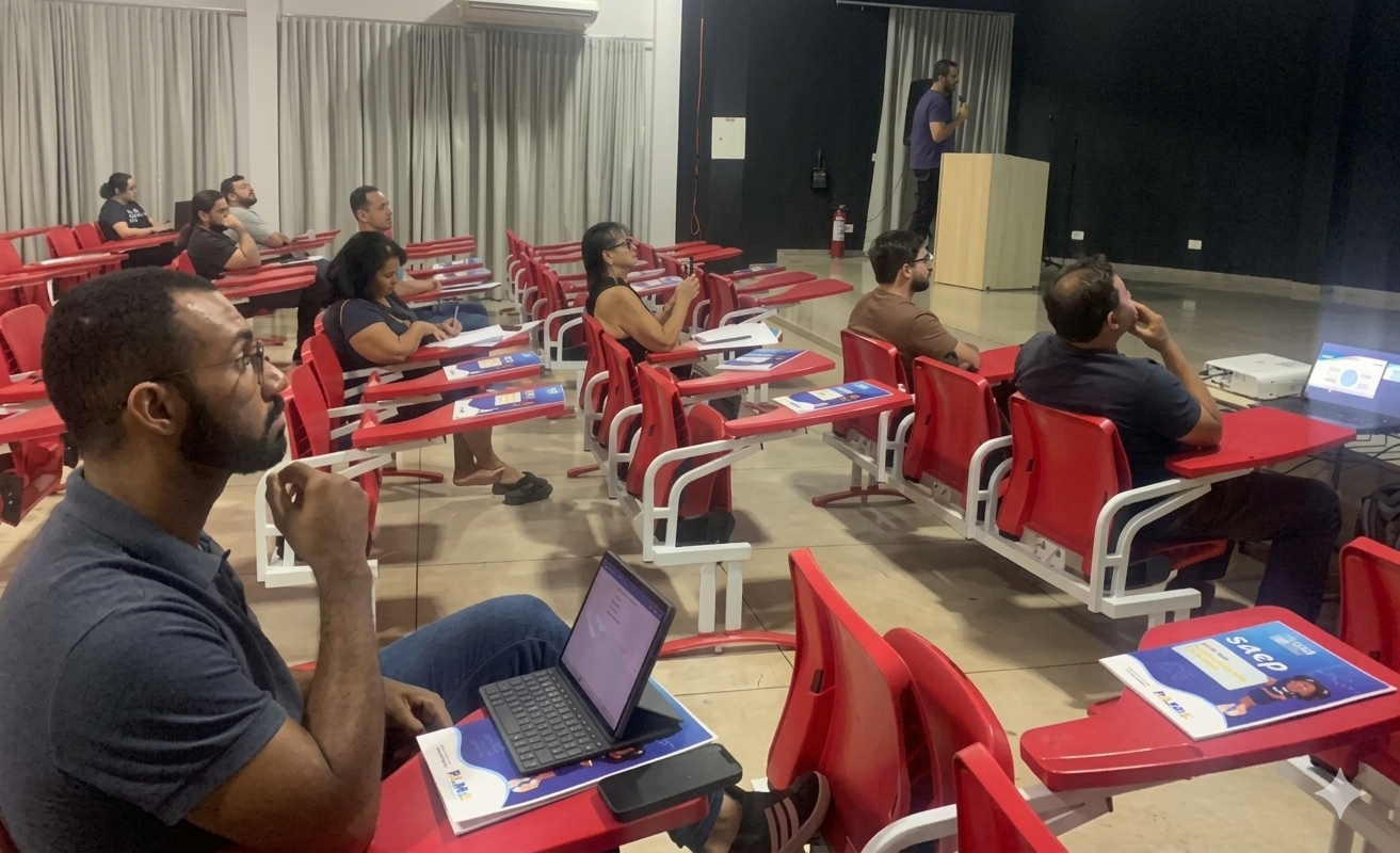 Professor de Matemática da Escola Darcy Ribeiro, Paulo Lerisson Cardoso  afirmou que o ciclo formativo proporciona mais conhecimentos para conduzir os processos com mais assertividade - Foto: Taygo Mello