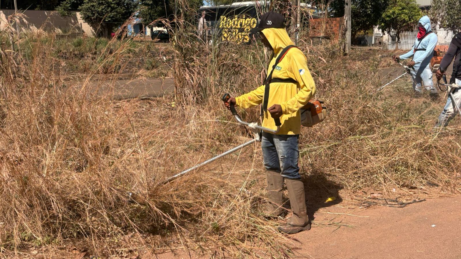 Prefeitura executa série de serviços de manutenção e limpeza nesta segunda-feira, 15, na Capital