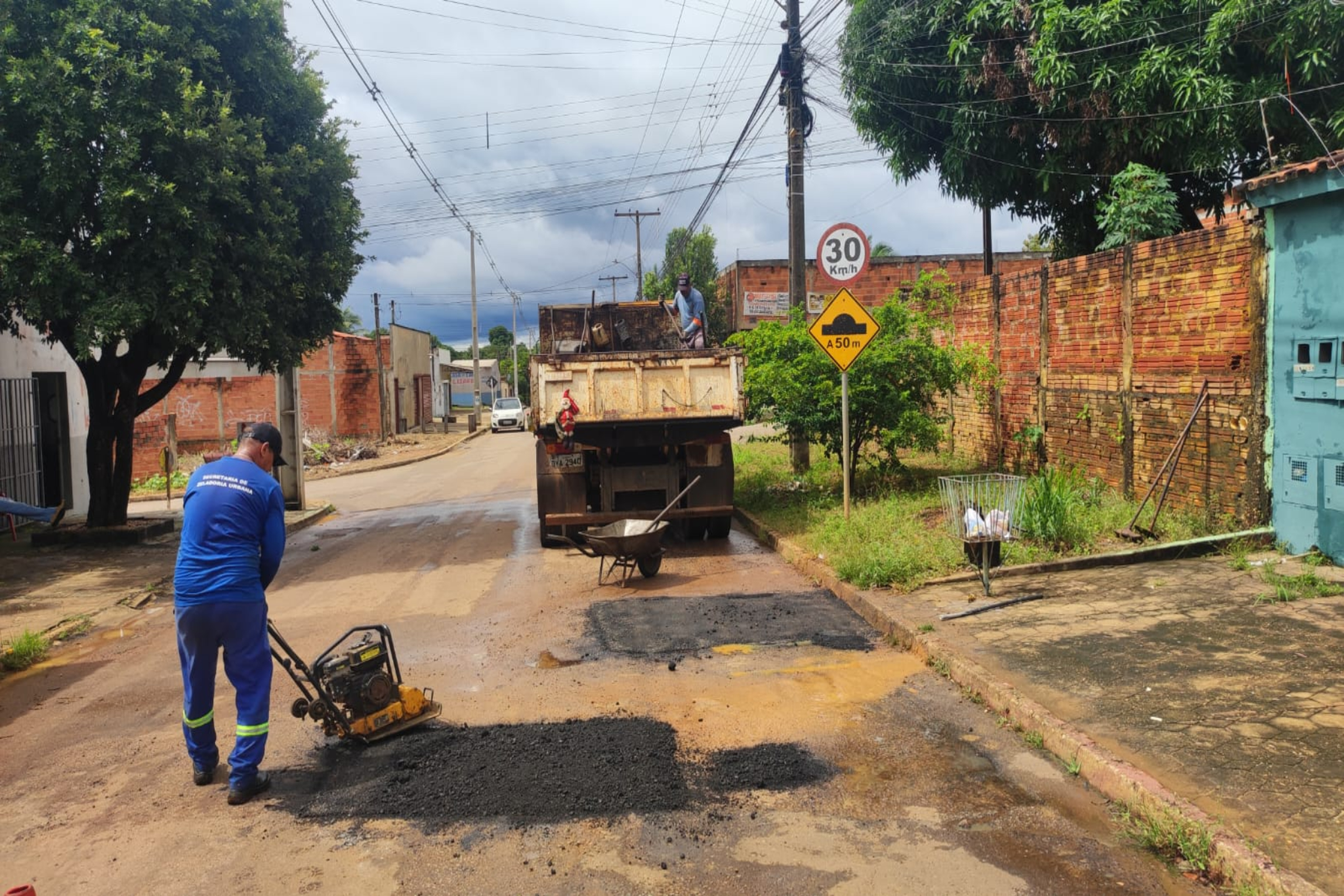 Prefeitura da Capital realiza operação tapa-buracos em diferentes regiões da cidade