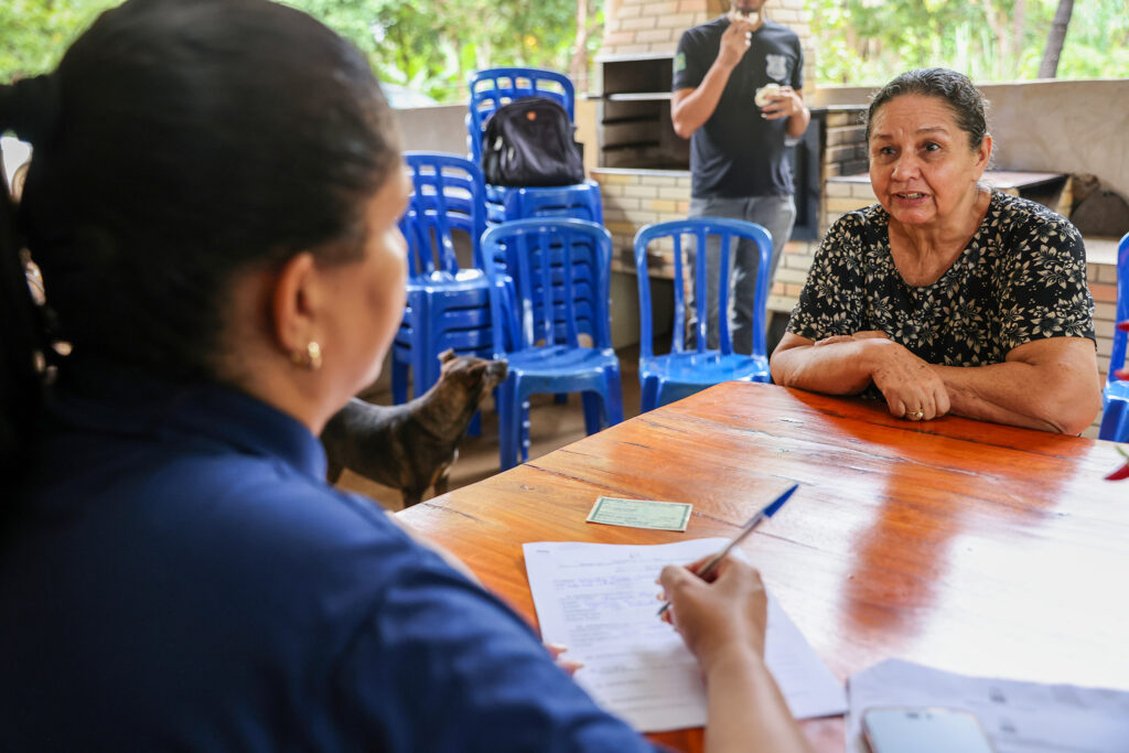 A produtora rural, Marly Rosa Sousa, participa do cadastramento do Projeto Produtivo e recebeu orientações da Secretaria Municipal de Agricultura e Serviços do Interior - Foto: Lia Mara/Secom Palmas