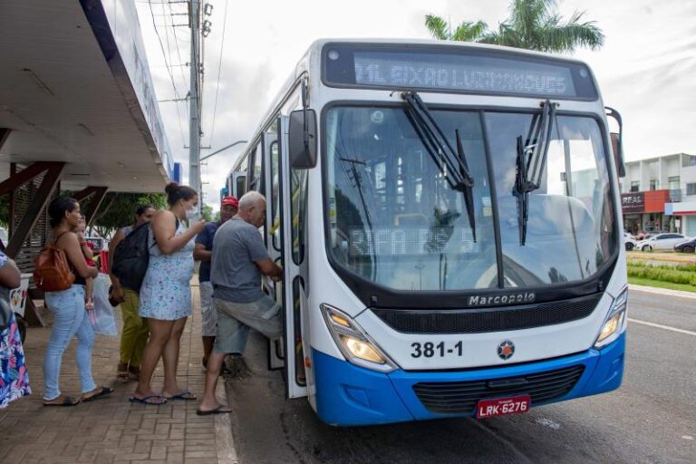 Prefeito Eduardo Siqueira determina nova tarifa do transporte coletivo em R$ 2 a partir de terça-feira, 4