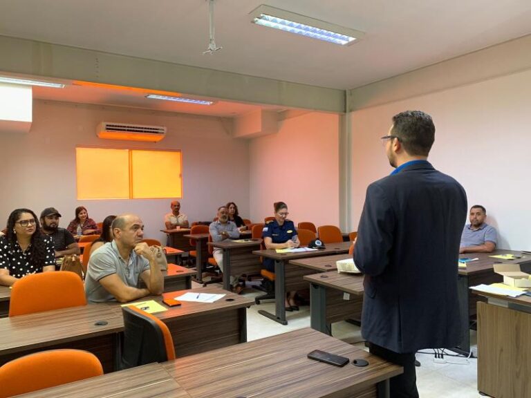 Secretaria de Administração e Modernização realiza 1ª reunião com instrutores da Escola de Governo de Palmas