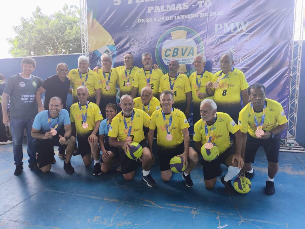 A equipe masculina da categoria +58 anos ficou com o terceiro lugar, conquistando a medalha de bronze, na Série Prata - Foto: Divulgação