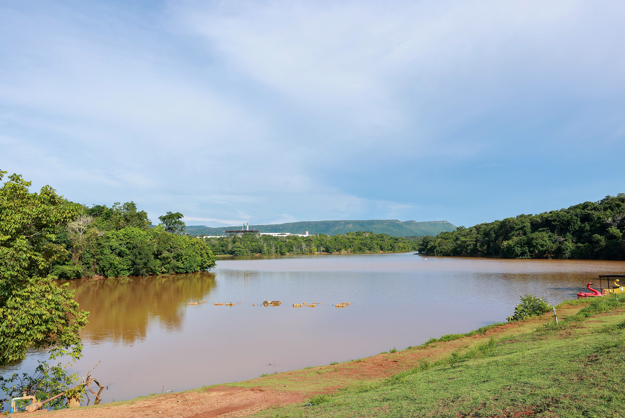 FMA monitorou e acompanhou retirada de resíduos do lago no Parque Cesamar - Foto: Júnior Suzuki/Secom Palmas