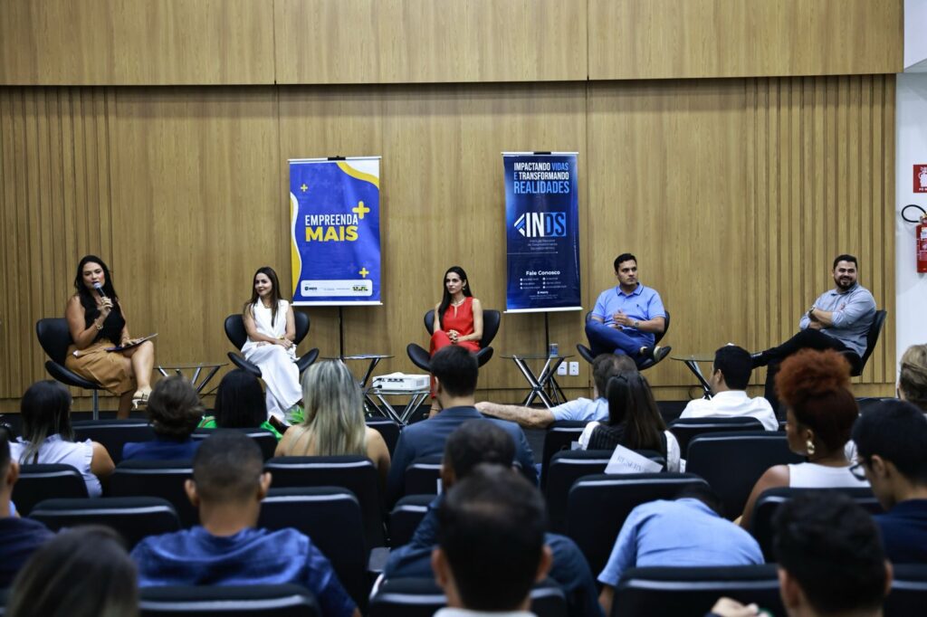 Empresários participaram de rodadas de perguntas com os jovens empreendedores. Foto: Francisco Barros