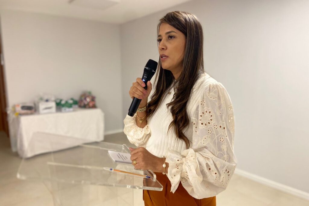 Secretária da Educação, Débora Guedes, destacou que o projeto estimula atitudes  sustentáveis - Foto: Divulgação<br>