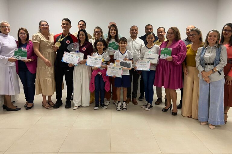 Projeto Recicla Kids-Teens premia melhores alunos do 5° Concurso de Poesias