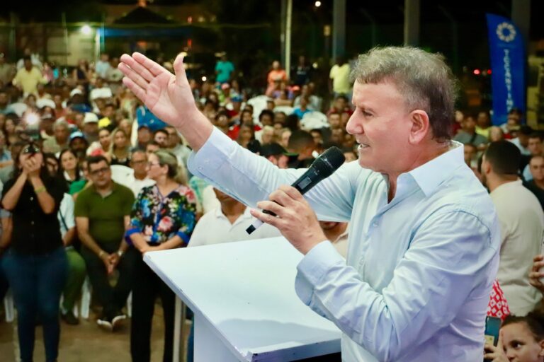 Prefeito Eduardo Siqueira Campos destaca parceria com Governo do Estado para regularização fundiária