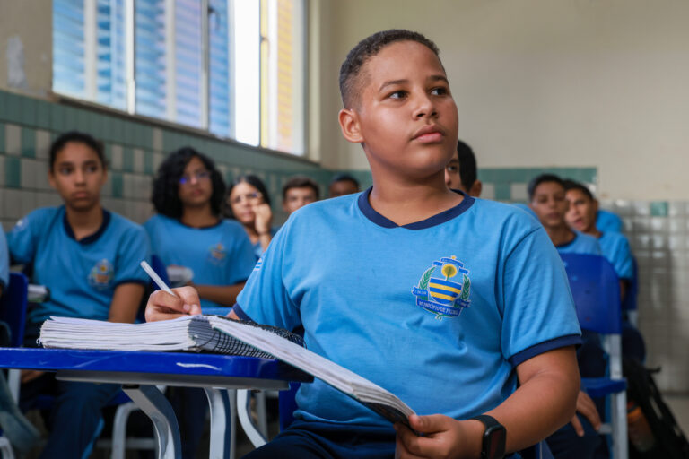 Aluno da rede municipal é destaque na Olimpíada Brasileira de Matemática e ganha bolsa de Iniciação Científica Jr