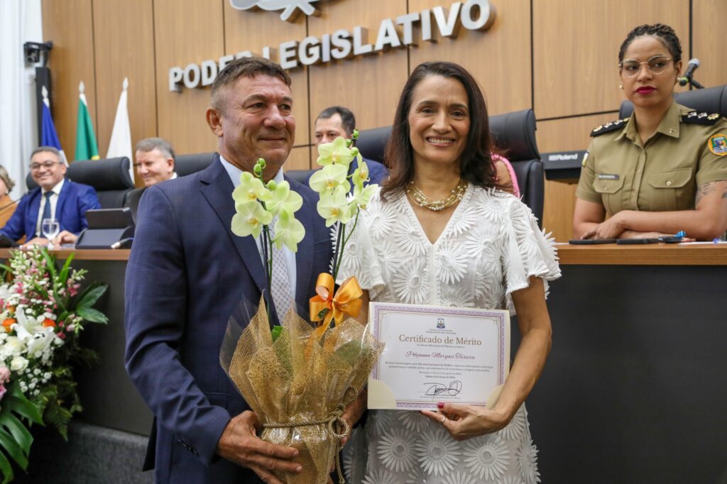 Primeira-dama e secretária de Ação Social, Polyanna Siqueira Campos, durante homenagem