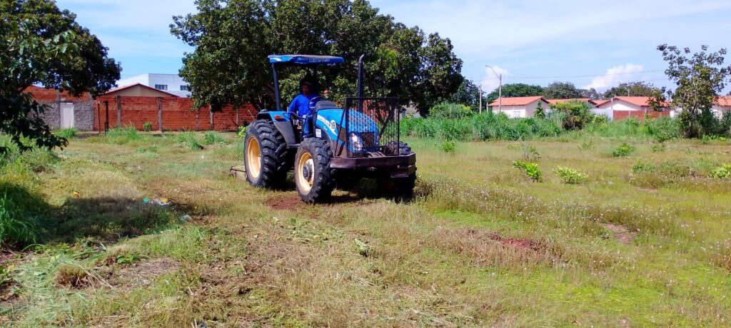 Roçagem no Jardim Taquari T -23